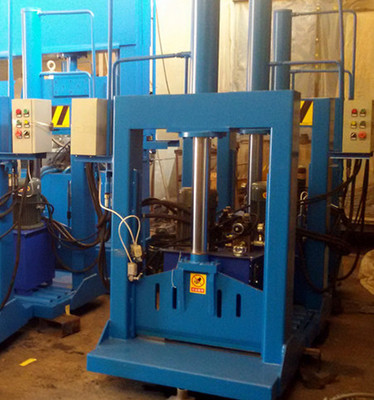 400型液壓廢鋼打包機_液壓機械欄目